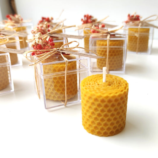 Μπομπονιέρα κερί φυσικό σε plexiglass κουτί με αποξηραμένο λουλούδι