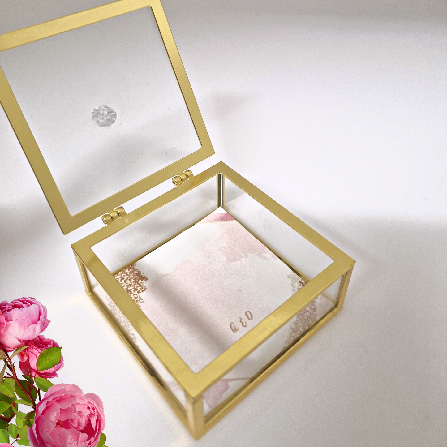 Μπομπονιέρα premium κουτί γυάλινο με χρυσό μεταλλικό περίγραμμα